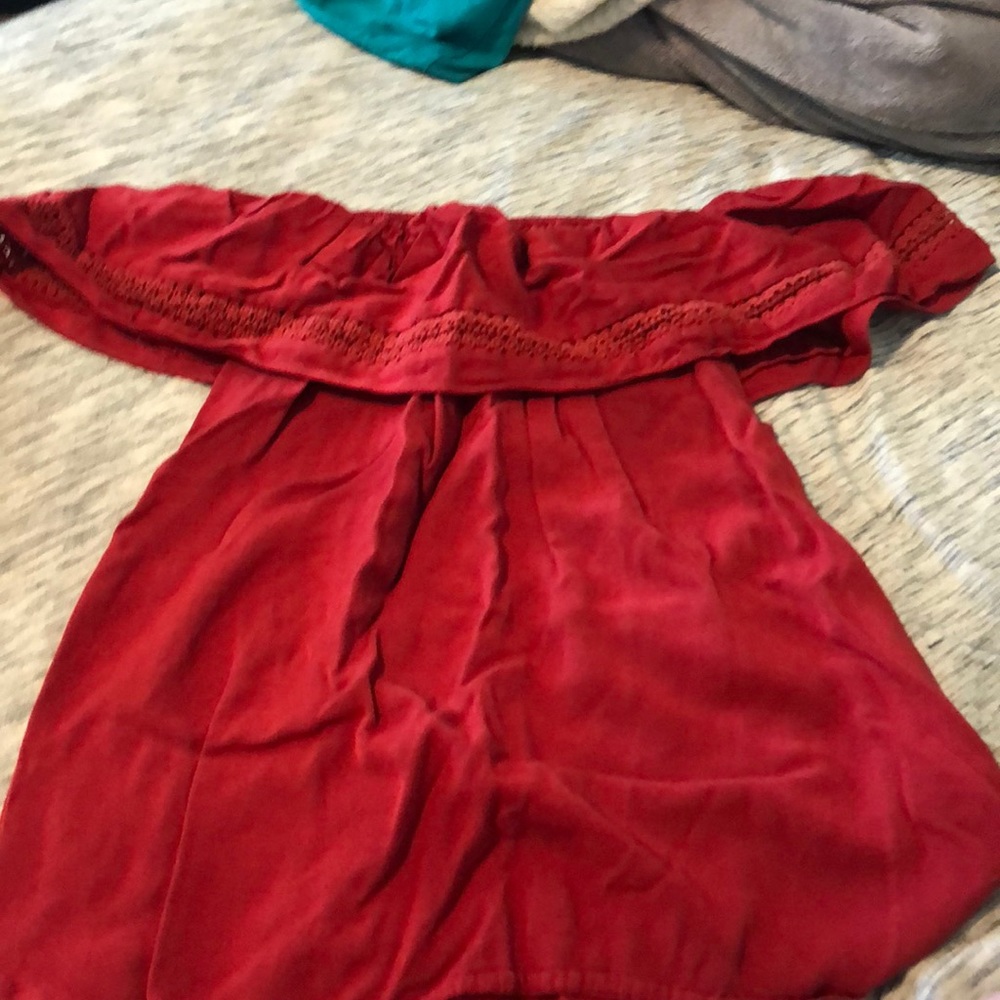 ✨SALE, NEED GONE✨JustFab off shoulder blouse